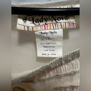 Women’s ruffle blouse. Size XL